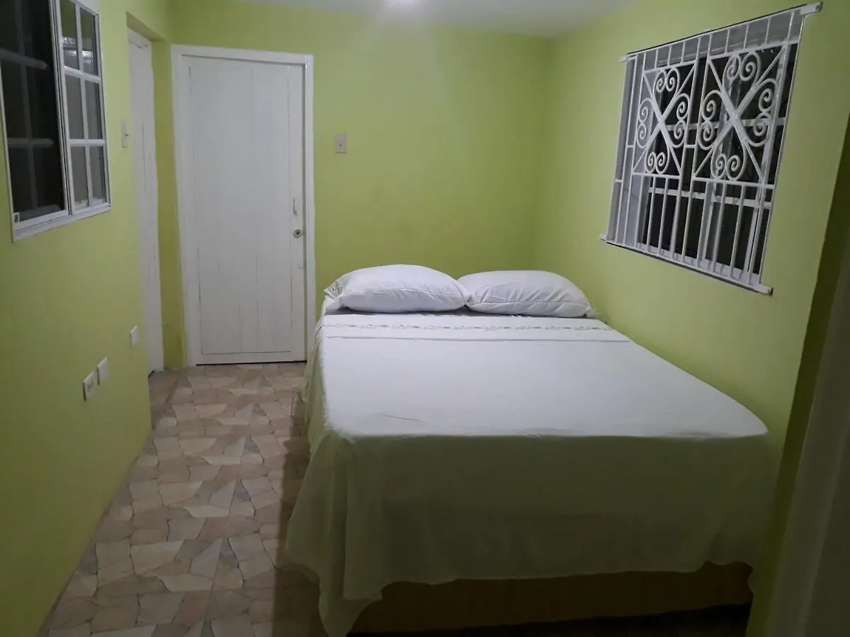 Palm Circle Family Home Apt 2 With Parking And Wifi location