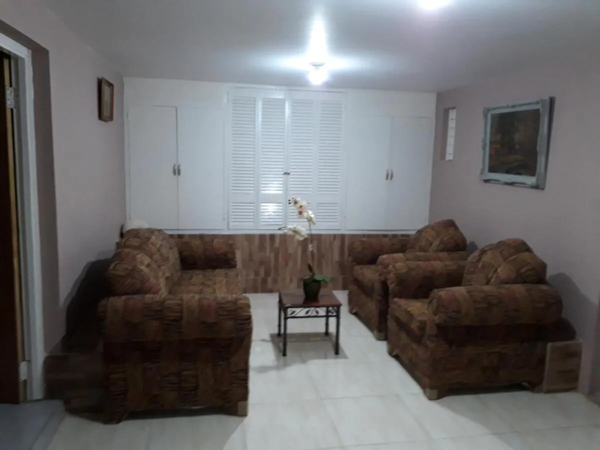 Palm Circle Family Home Apt 2 With Parking And Wifi 蒙特哥贝 0*,  牙买加